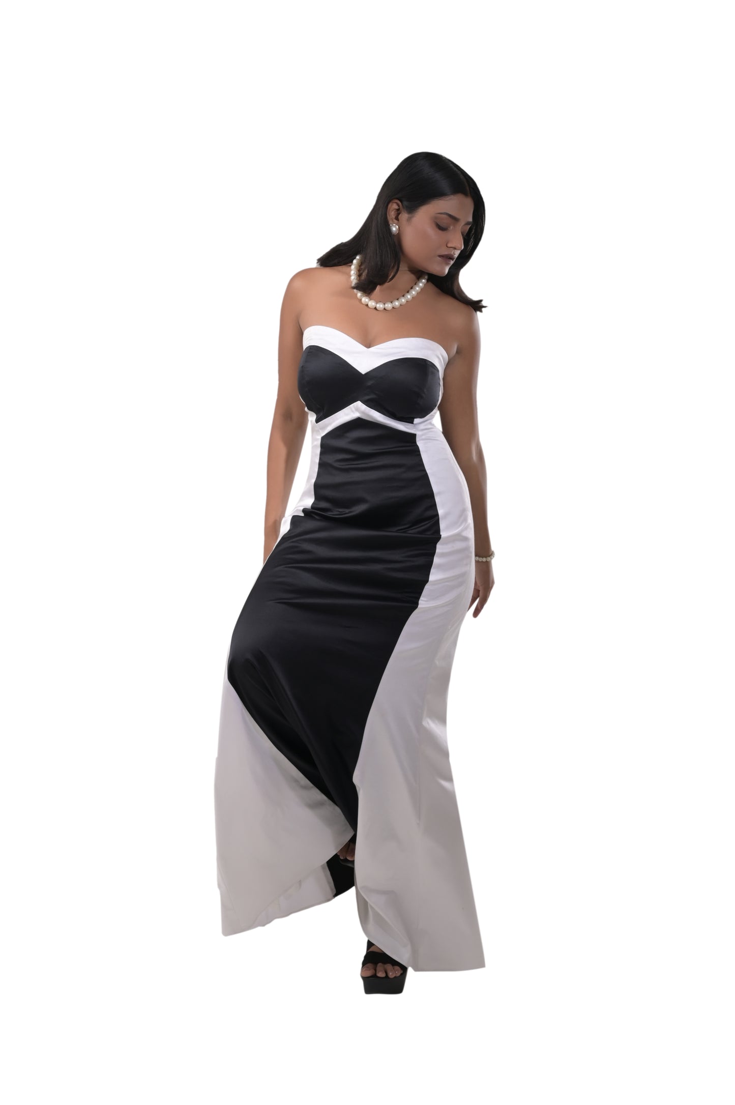 STRAPLESS DRESS